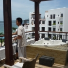 Отель Aegcan Conifer Resort Sanya. Вид на море