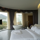 Отель Herton Seaview Hotel Sanya. Honeymoon room